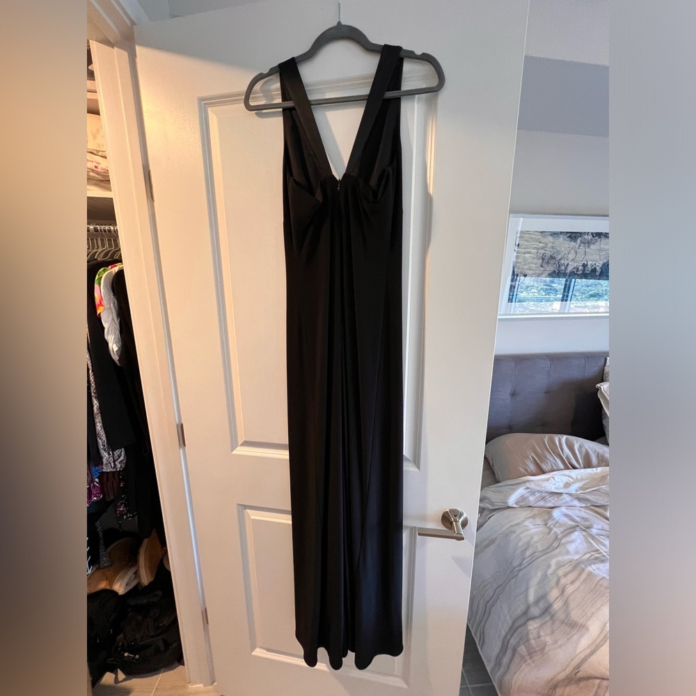 Black evening gown in size 8 by Laundry.